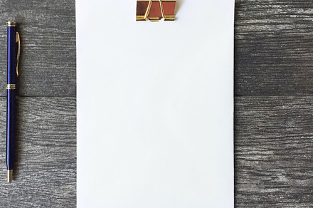 Le Bleu: Golden Clip & Paper Mockup