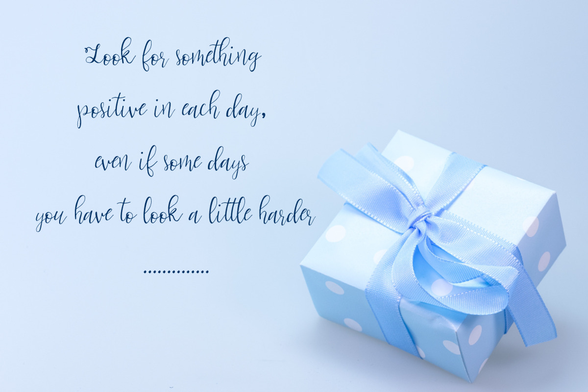 Bellahana Script Font preview 2