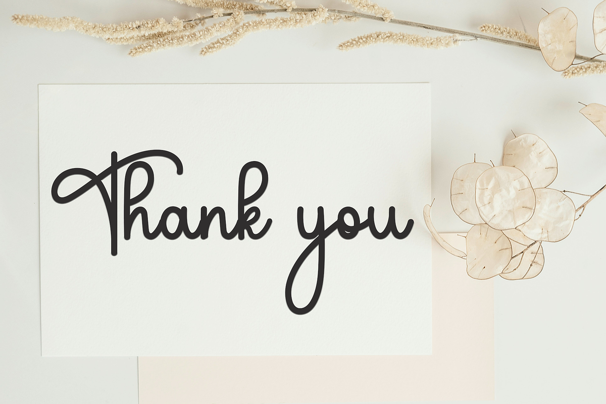 Sunday, a Handwritten Font by InermediaSTUDIO (Photo 3 of 7)