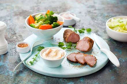 Boiled pork tongue slices with spice