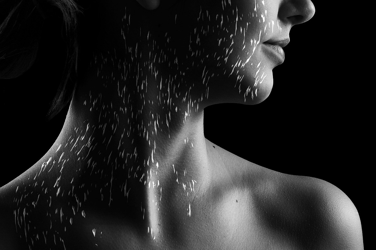 80 Water Drop Brushes & Overlays, a Brush Add-On by xresch (Photo 5 of 11)