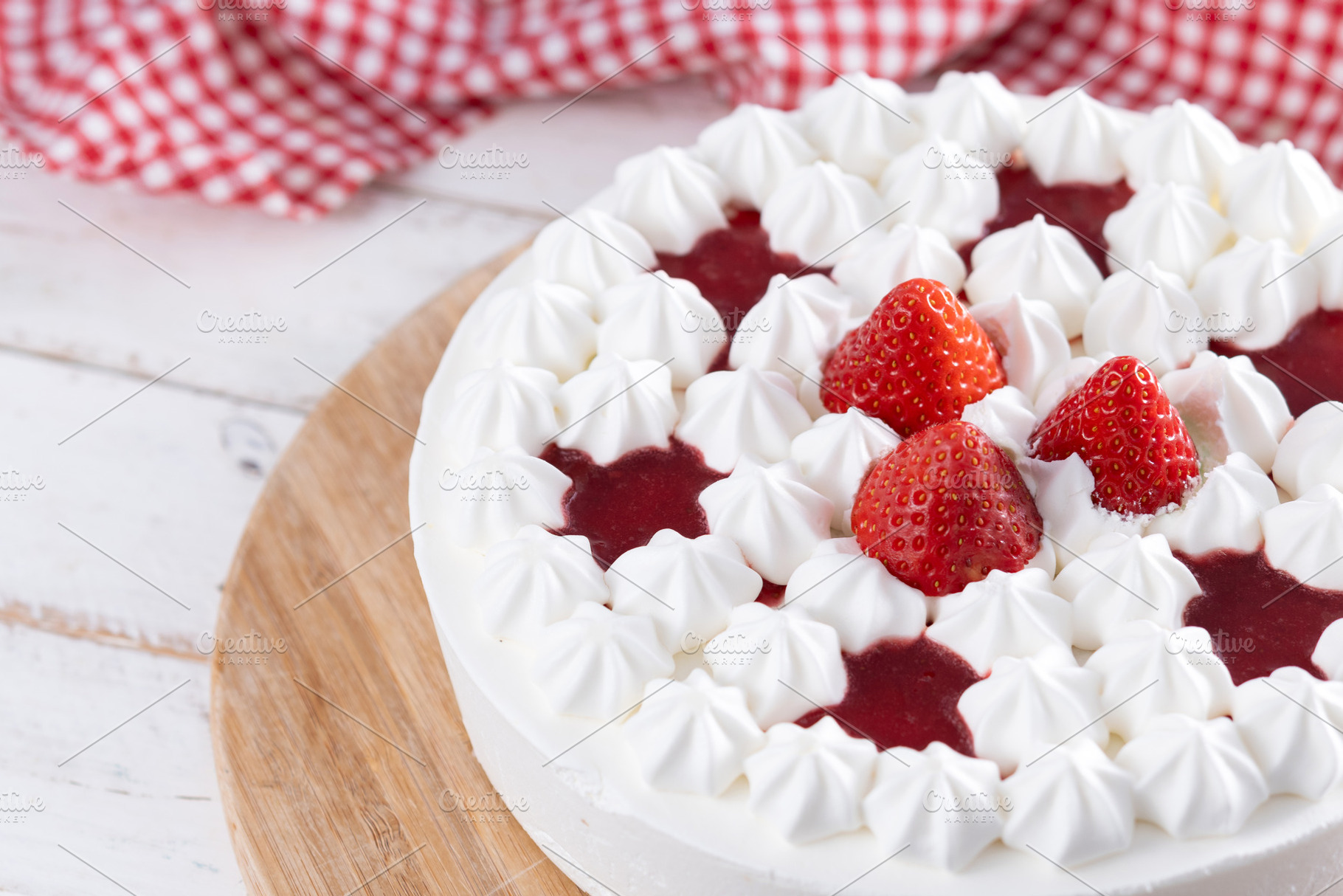 Fresh strawberry cake, a Food & Drink Photo by etorres69