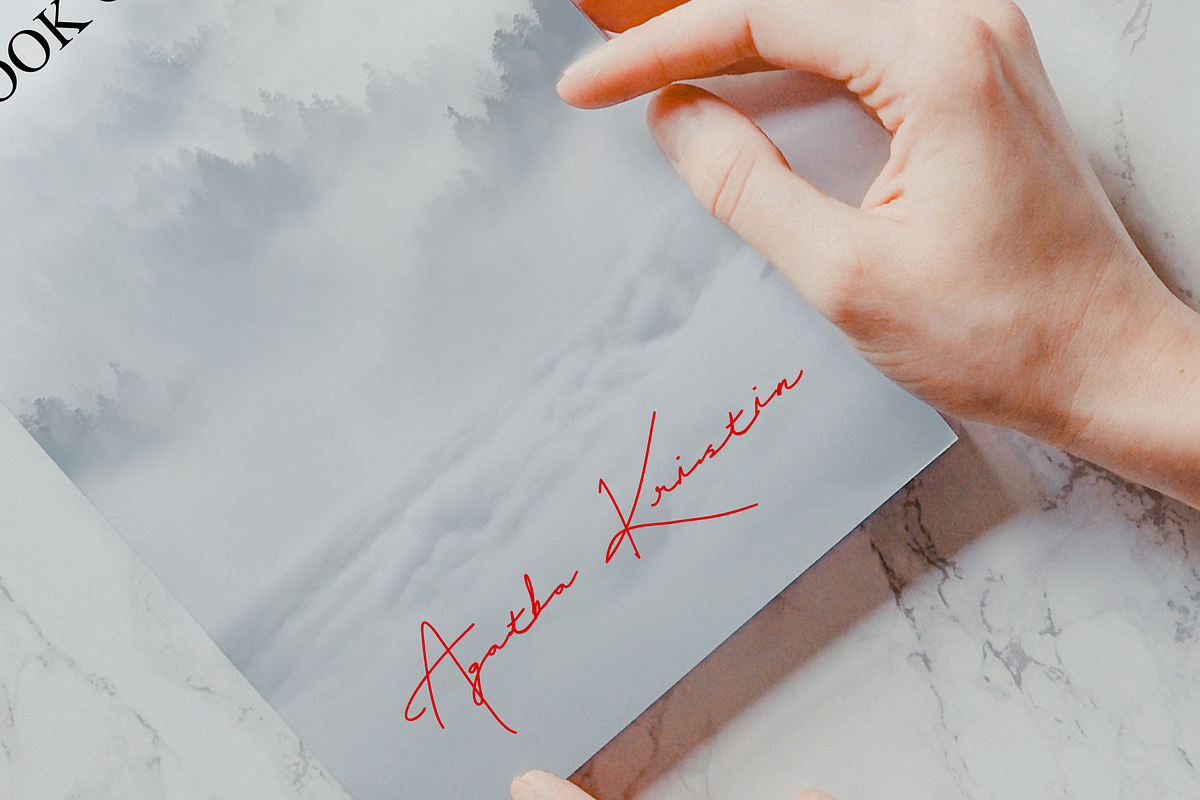 Gellattik - Script Signature Font, a Script Font by Anomali Creatype (Photo 4 of 6)