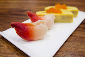 hokkigai nigiri sushi japanese food