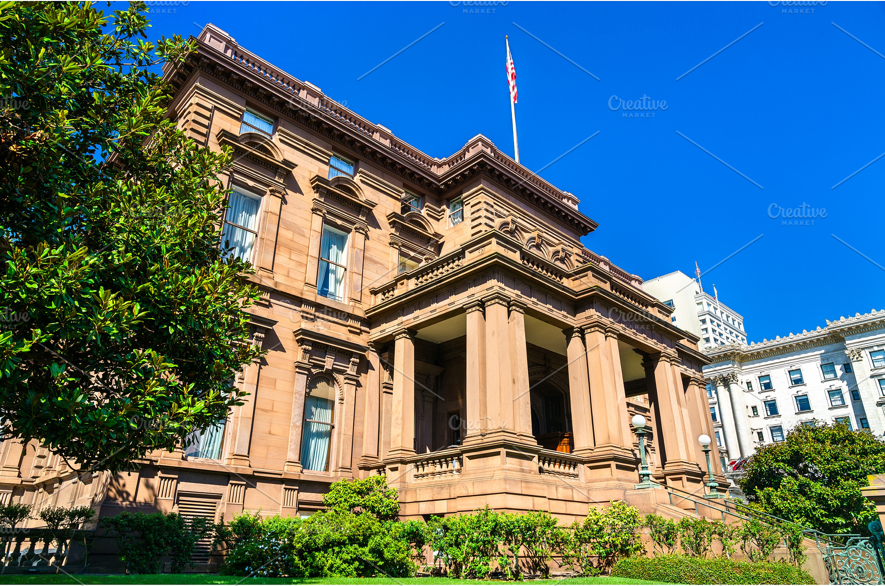 Historic building on Nob Hill in San, an Architecture Photo by Leonid Andronov