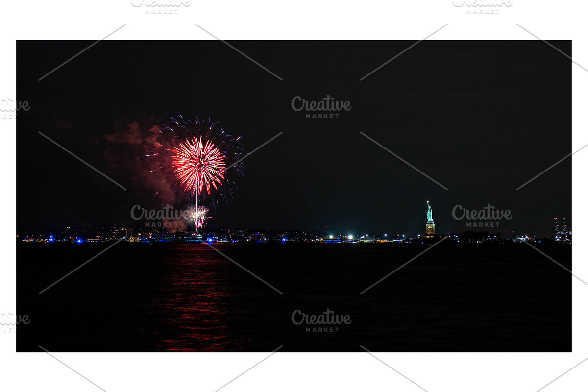 New York City Fireworks Photo Bundle, an Arts & Entertainment Photo by Full Circle Design Studio (Photo 2 of 14)