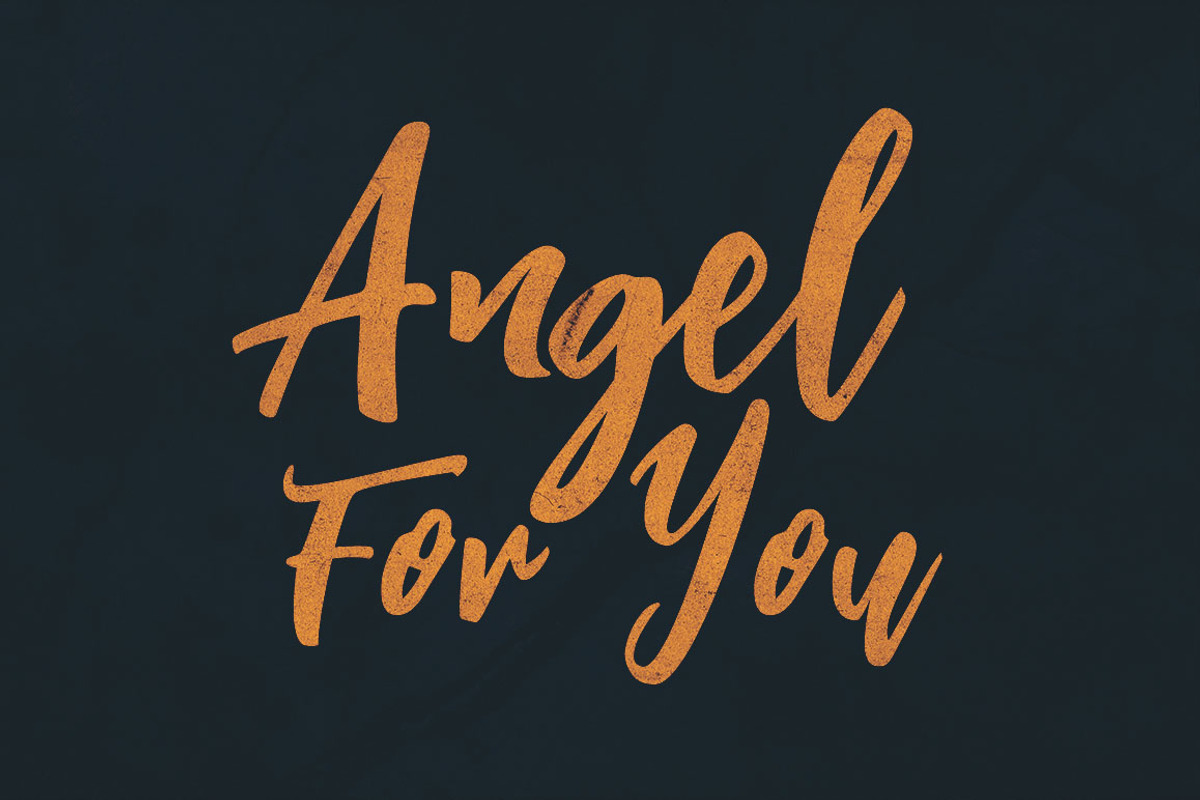 Charlie Script Font preview 5