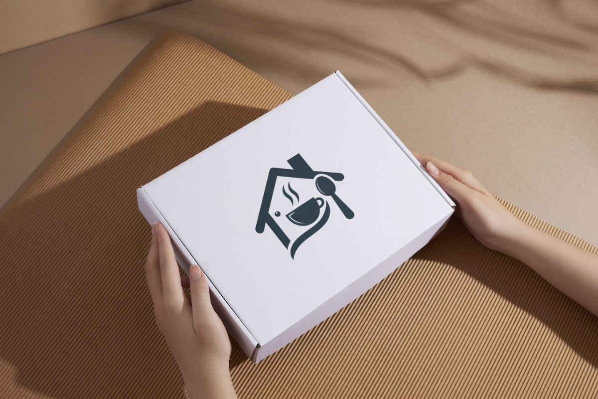 Coffee & Resto Modern Vector Logo, a Branding & Logo Template by diaupplestudio (Photo 3 of 8)