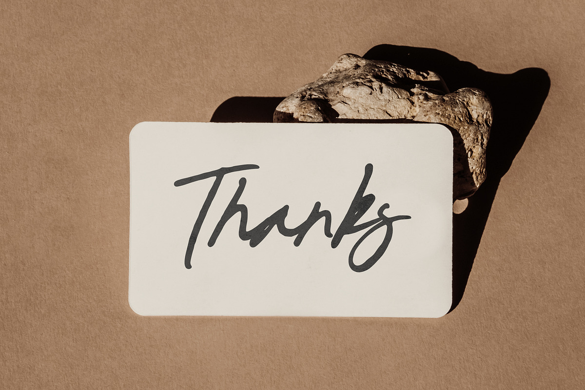 Busted Horizon Font, a Handwritten Font by Timurtype (Photo 7 of 7)