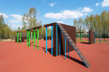 Outdoor training obstacle course