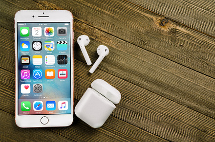 iPhone 7 Plus & AirPods Mockup