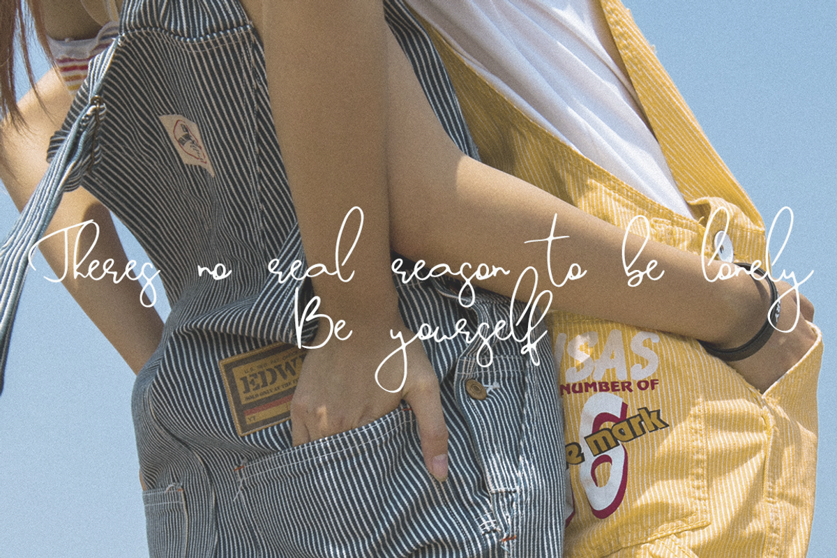 Jaywish, a Script Font by Katie Holland (Photo 10 of 11)