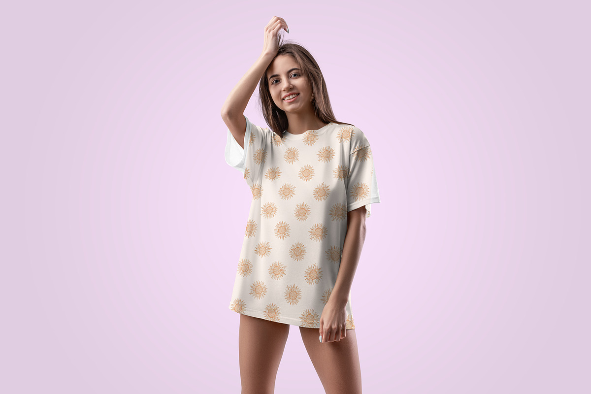 7 Mockups Woman T-Shirt Oversize, a Product Mockup by PSD Market (Photo 10 of 11)