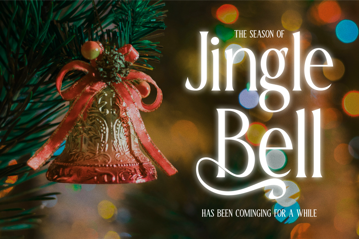 Holly Garland Christmas Serif Font, a Serif Font by Rasio Studio (Photo 3 of 8)