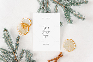 5x7 Christmas Card Mockup, P05