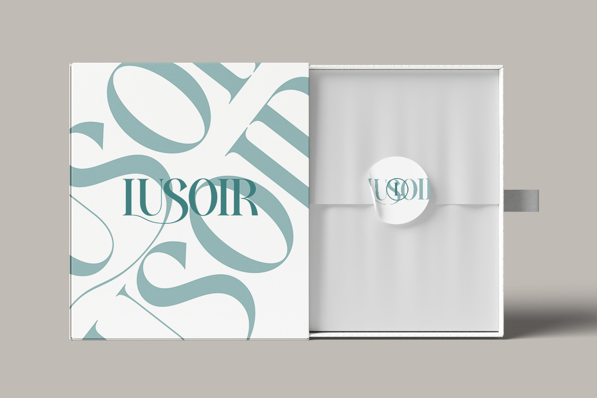 Grandi Ligatura - Modern Luxury, a Serif Font by Qweera Studio (Photo 8 of 12)