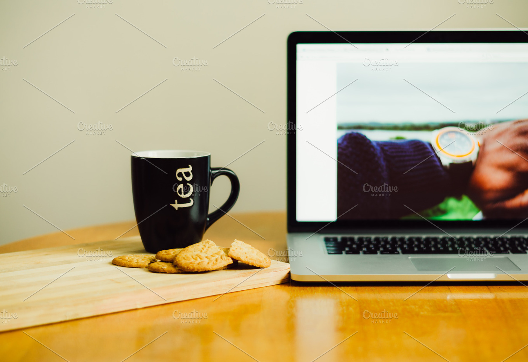 Breakfast Workstation, a Technology Photo by Flenjoore