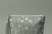 Satin Cosmetic Bag Mockup PSD, a Household Mockup by 1001 mockups (Thumbnail 7 of 13)