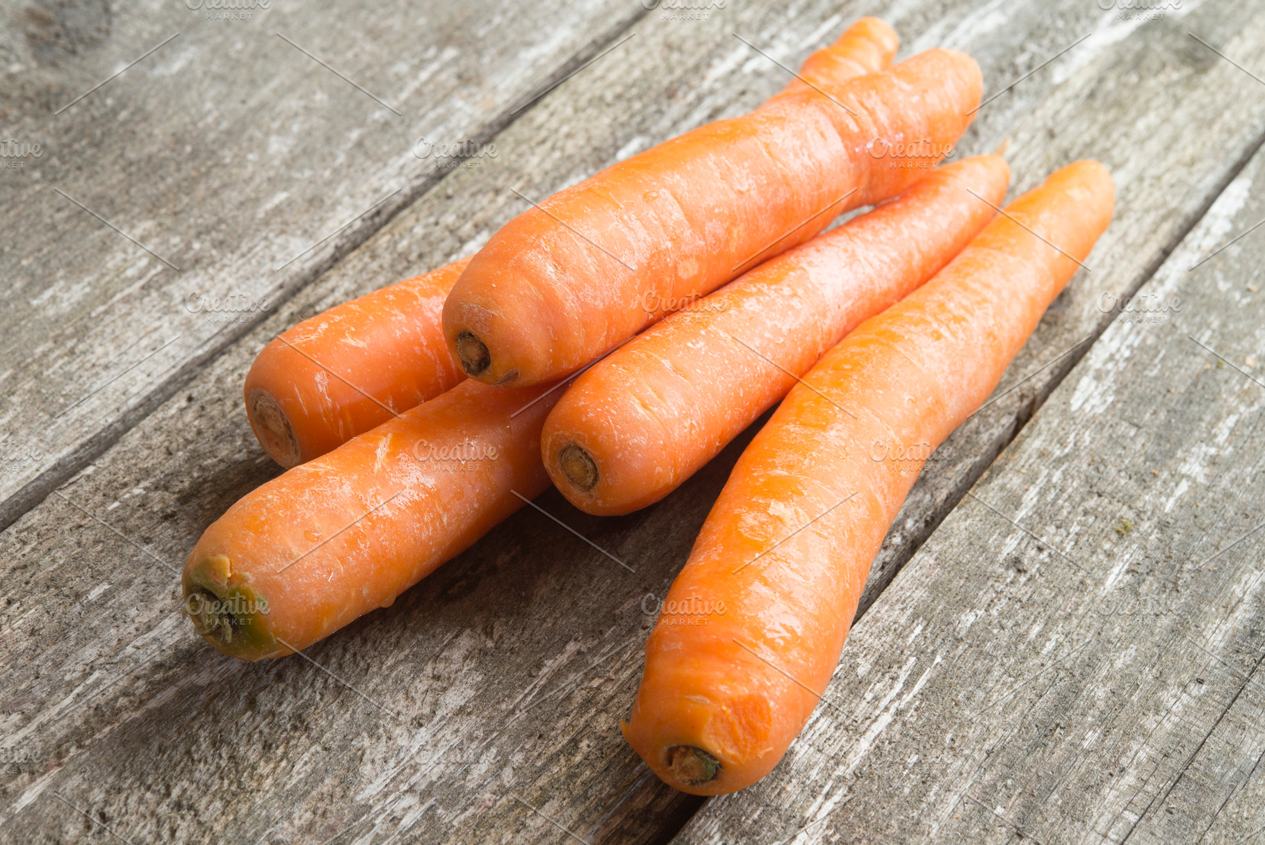 fresh carrots without the green stem, a Food & Drink Photo by DalaiFood