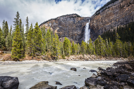 Autumn day in Yoho National Park in Canada, a Nature Photo by kavram