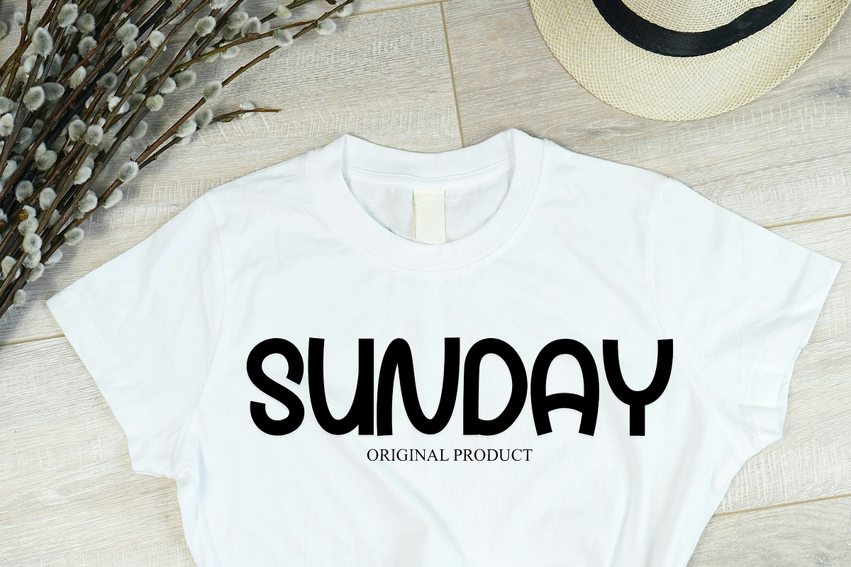 Simple Money, a Serif Font by InermediaSTUDIO (Photo 5 of 7)