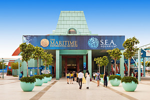 S.E.A Aquarium, a Photo by saiko3p