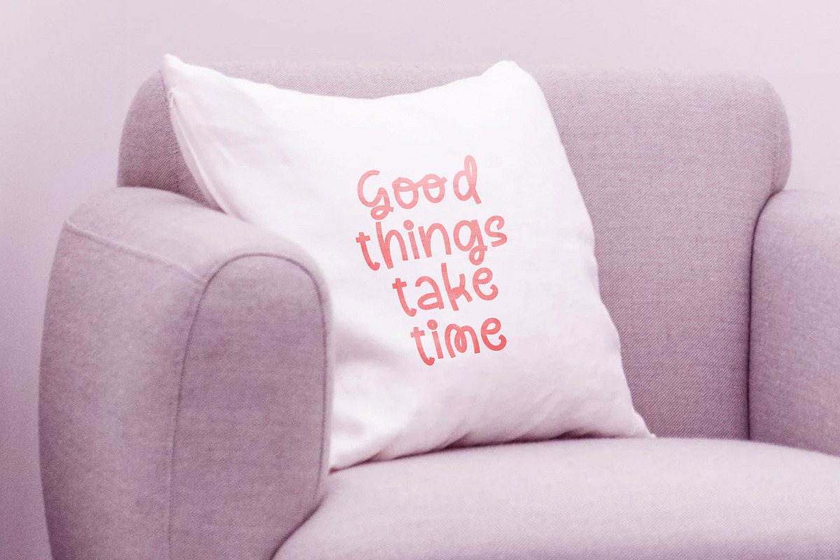 Ladybels, a Script Font by yumnatype (Photo 5 of 10)