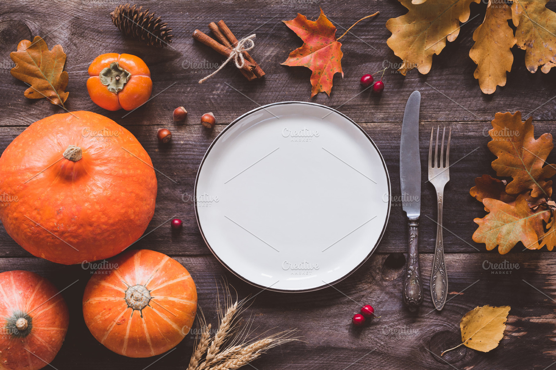 Autumn thanksgiving table setting with empty plate, cutlery and pumpkins, a Food & Drink Photo by The baking man