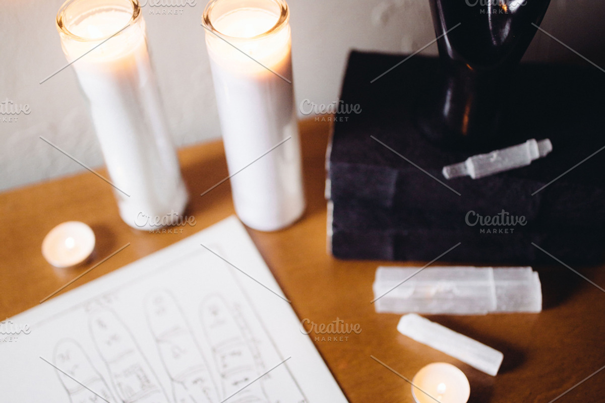 Divine Hand Tarot Photo Stock, an Arts & Entertainment Photo by House of Divine Style (Photo 14 of 16)