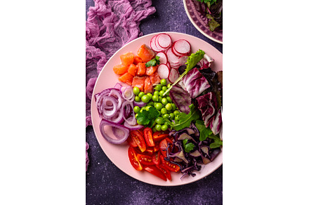 Ketogenic bowl with vegetables and