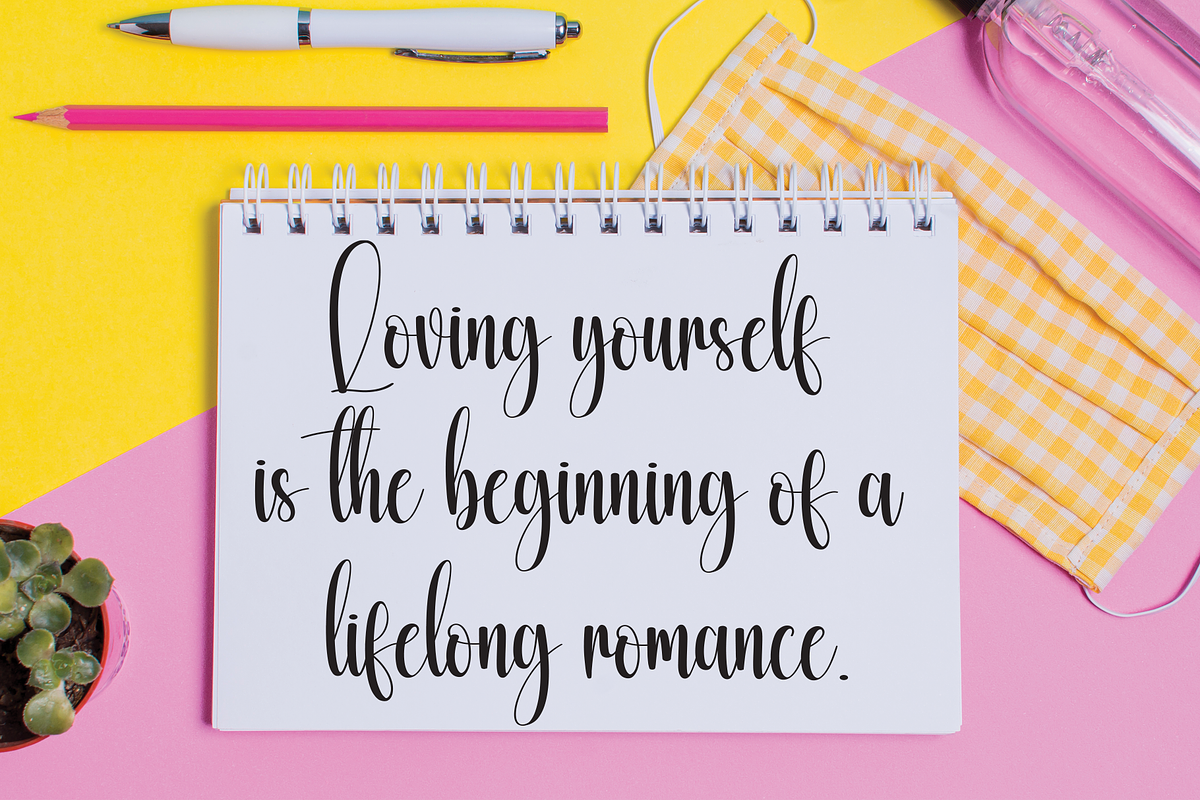 Vintage | Script Font, a Handwritten Font by Scratchones (Photo 4 of 9)