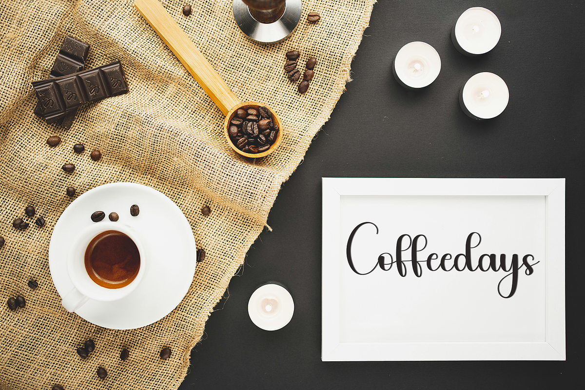 Monlight, a Handwritten Font by InermediaSTUDIO (Photo 6 of 8)