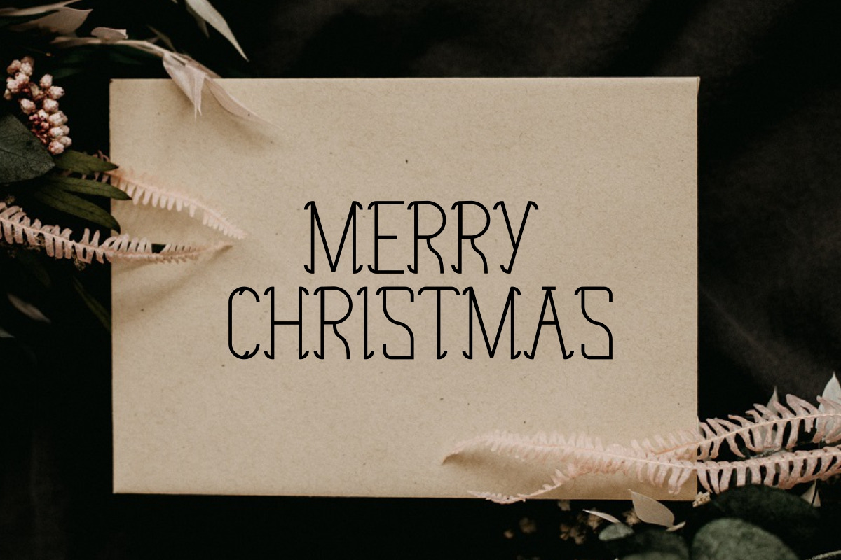 Holly Curves - Christmas Font, a Sans Serif Font by Pian45 Studio (Photo 2 of 4)