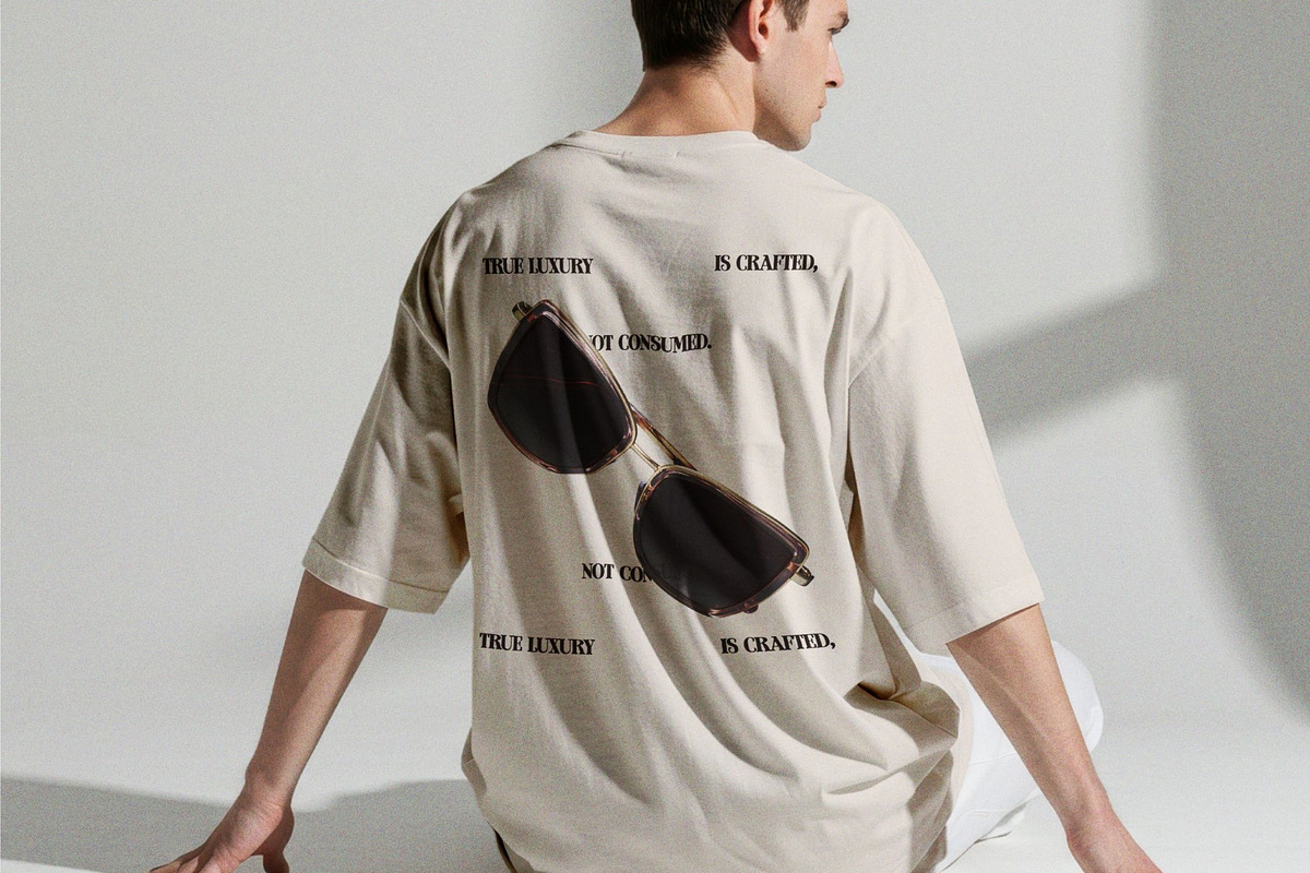 Laderhaus - Display Font, a Serif Font by Studio Moara (Photo 3 of 11)