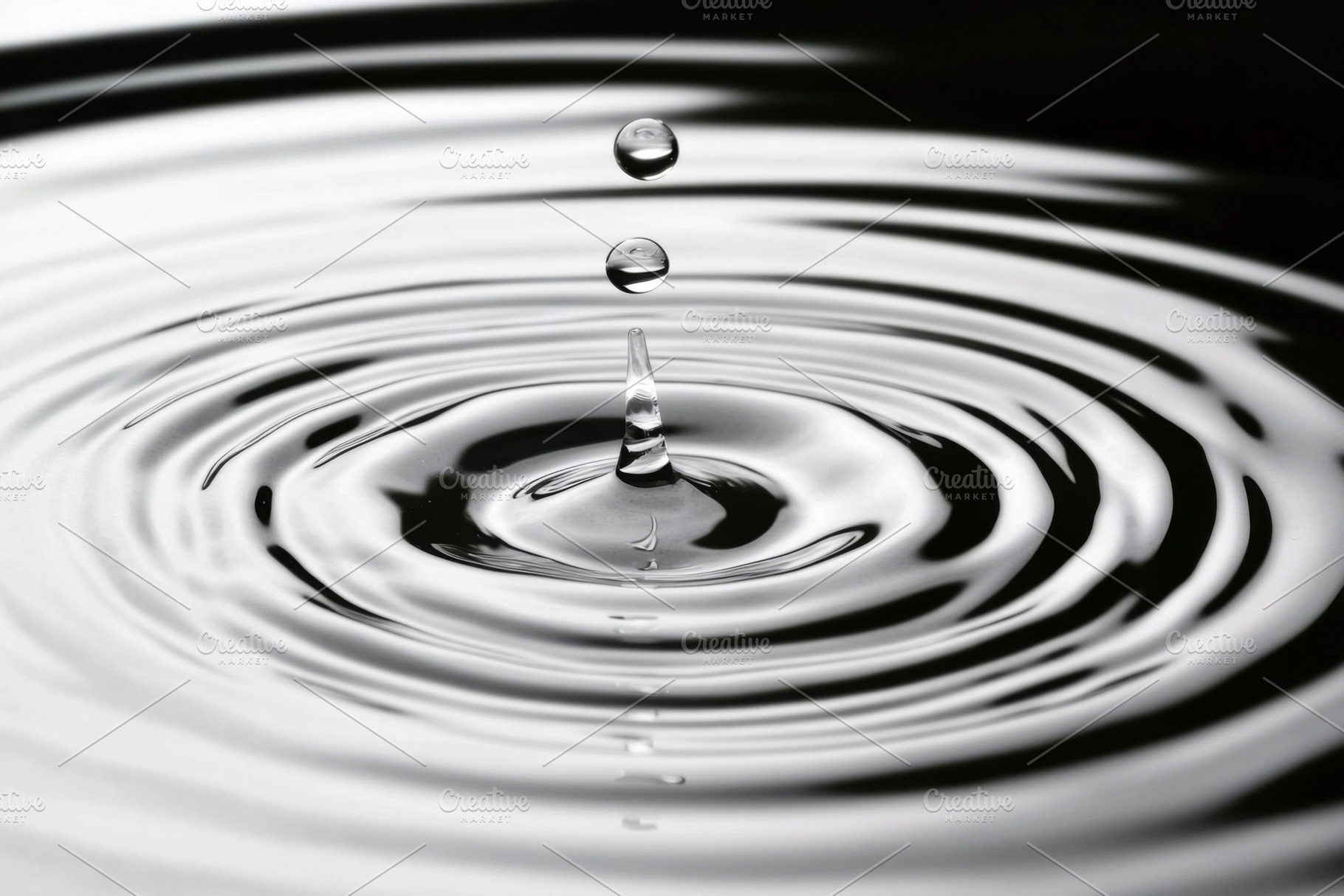 Close-up of liquid splashing against, a Photo by Dvoevnore photos