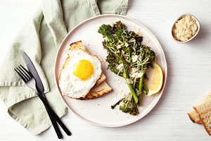 Roasted broccolini with fried egg