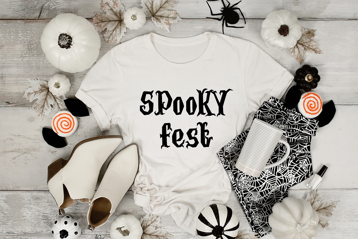 Halloween, a Blackletter Font by Umitype (Photo 2 of 7)