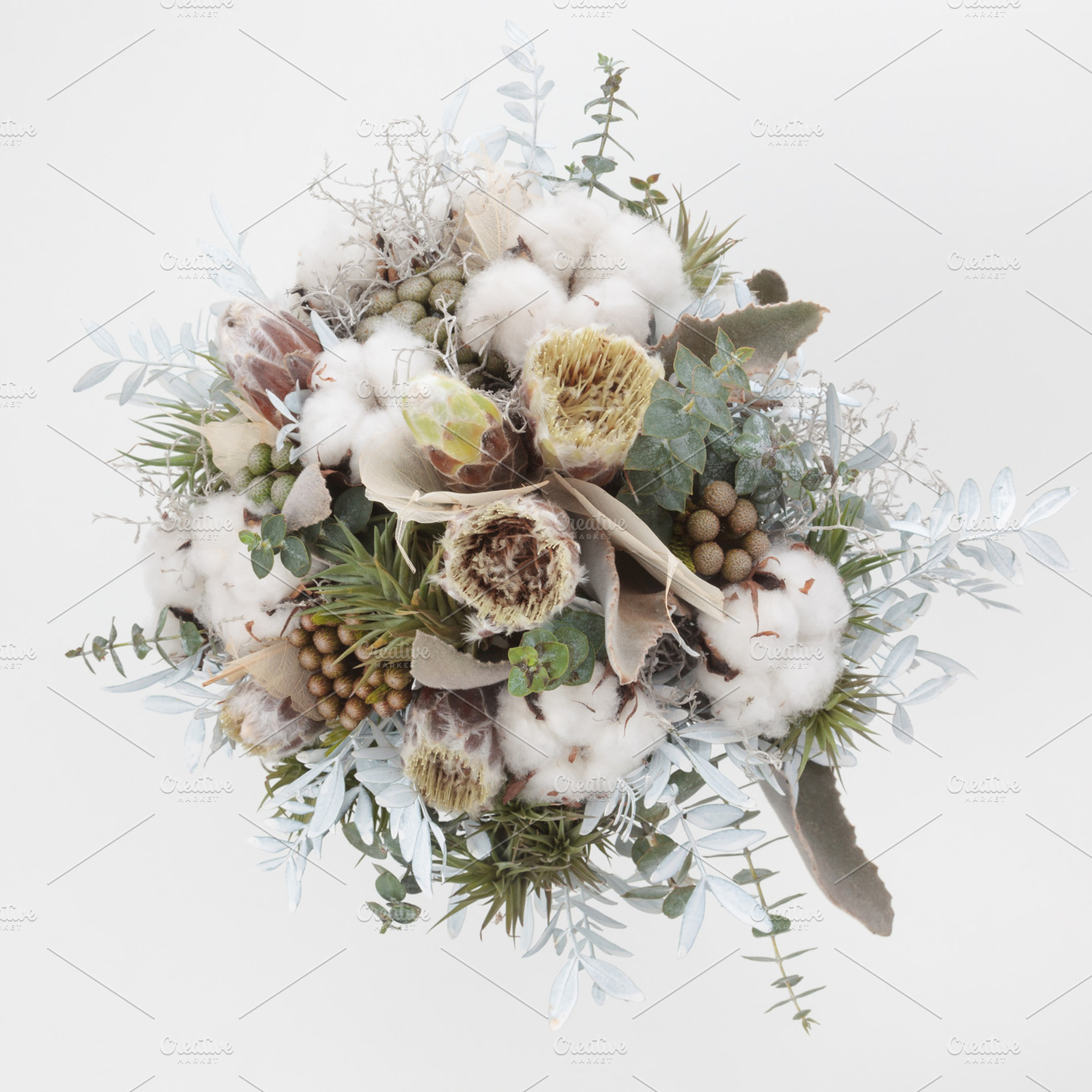 Bridal bouquet from above, a Photo by Ernesto Solla