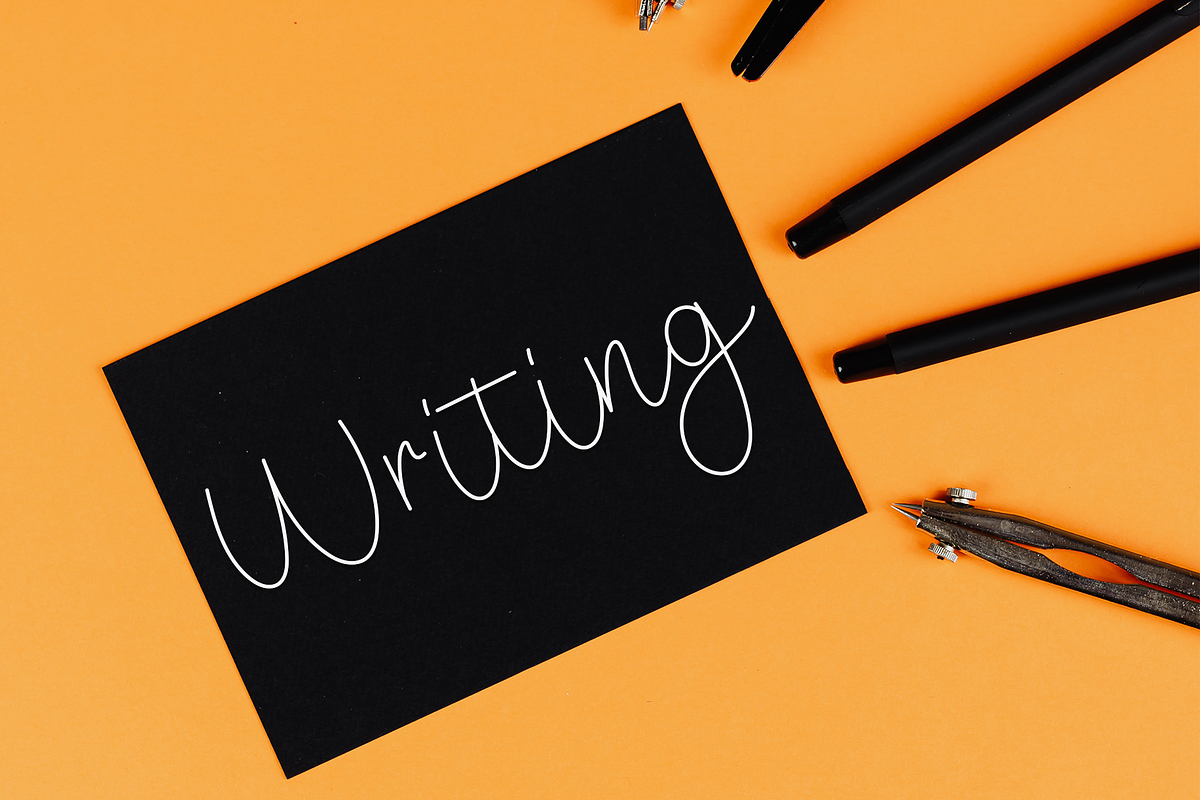 Moontly Christmas, a Handwritten Font by FreshTypeINK (Photo 7 of 8)