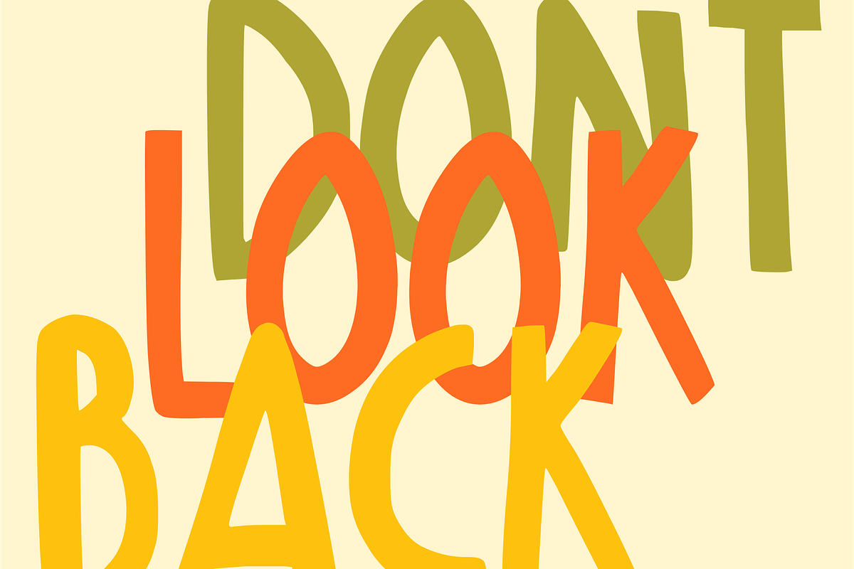 Lemoneign Display Font, a Handwritten Font by Teesley Type Foundry (Photo 10 of 15)