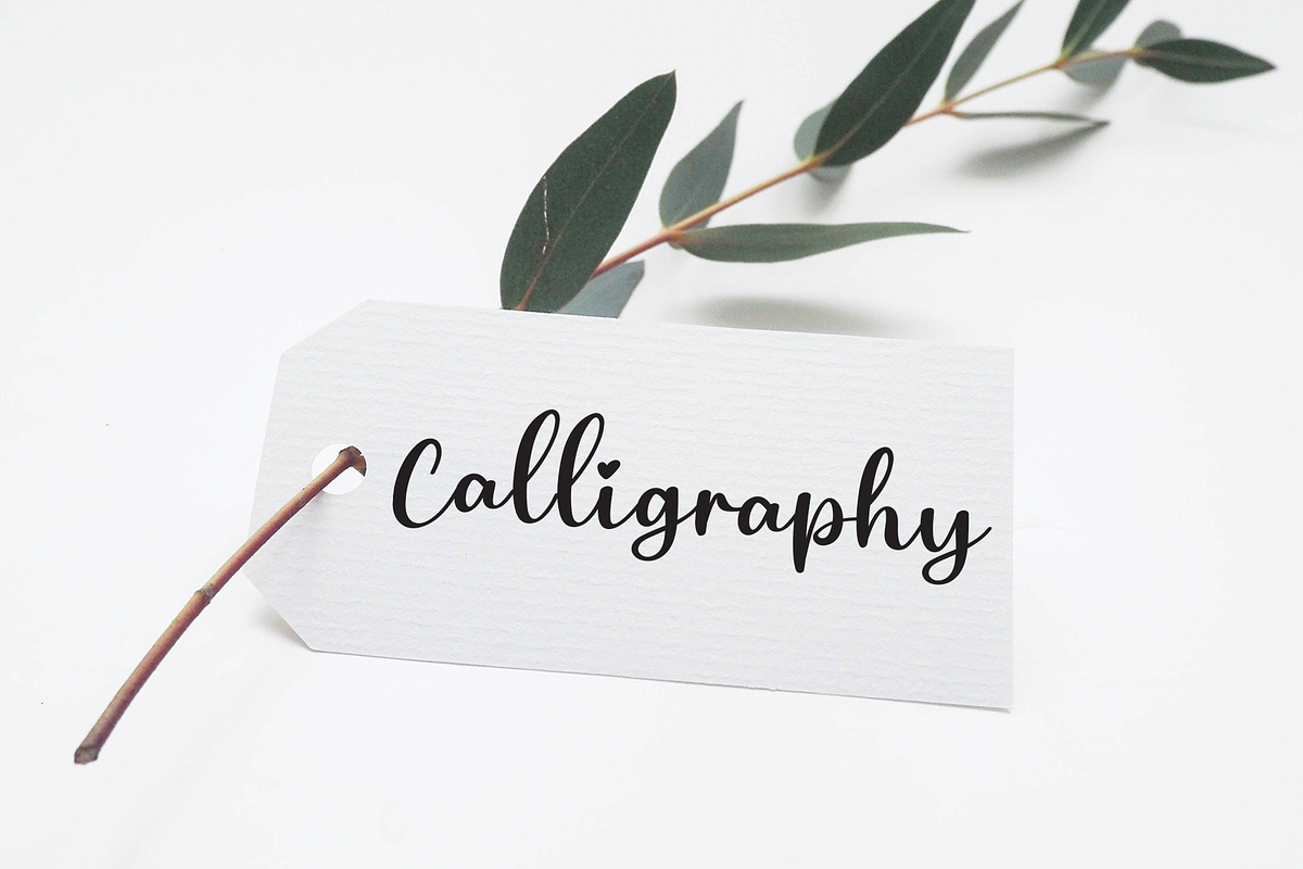 Comming | Script Font, a Script Font by Scratchones (Photo 4 of 8)