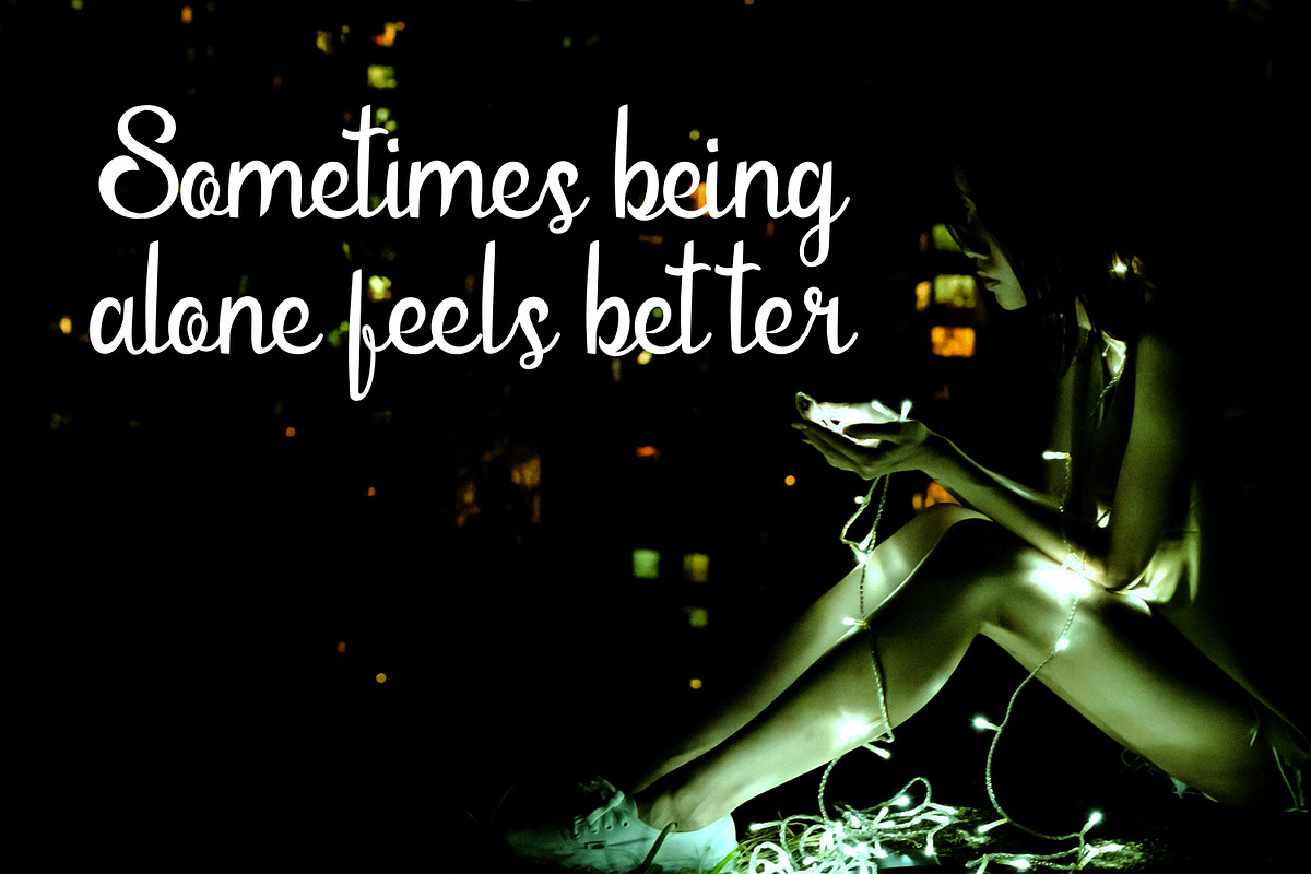 Annaleta - Modern Script Font, a Script Font by Favo Write (Photo 2 of 11)