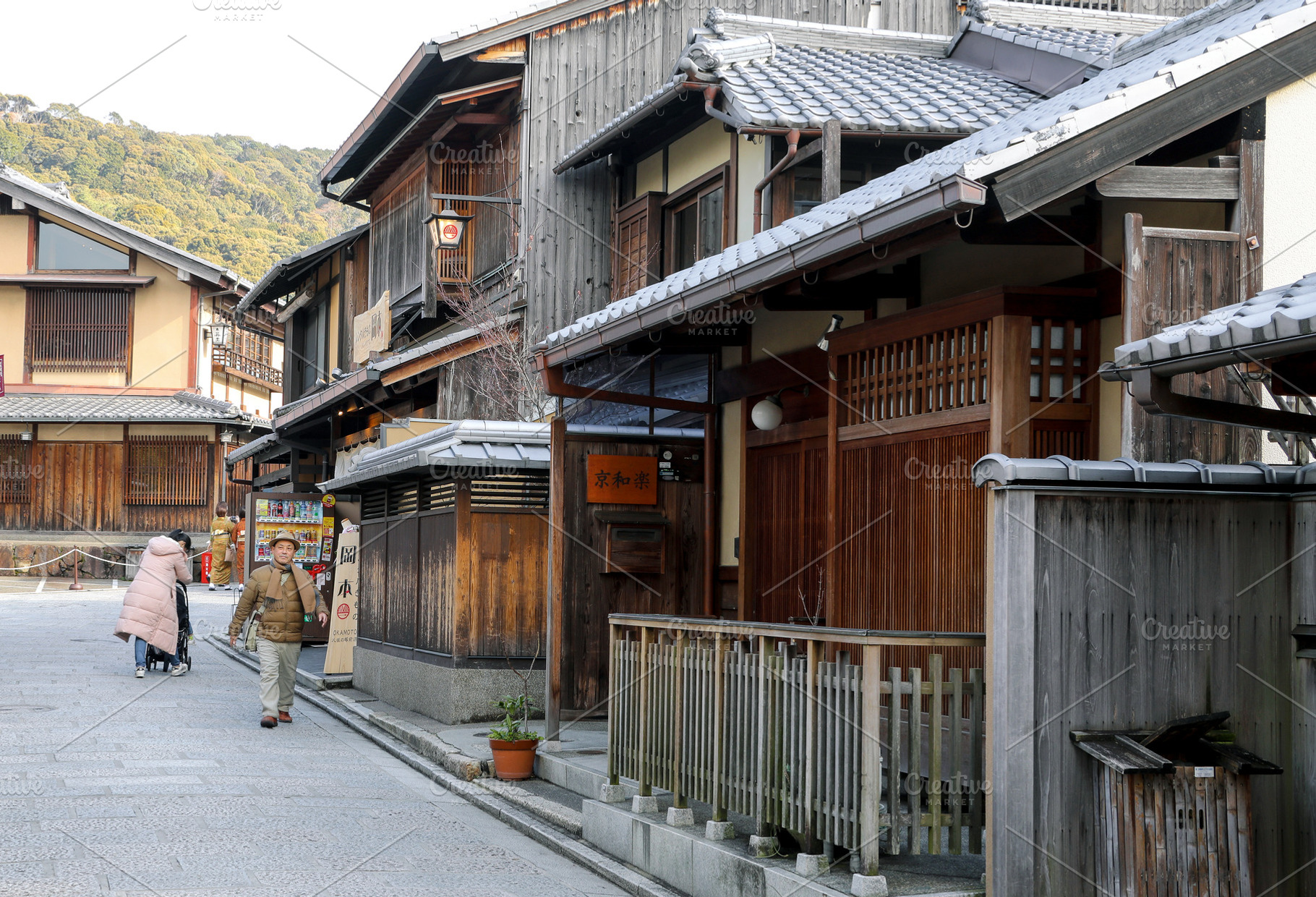 The old street of Gion in Kyoto, an Architecture Photo by BOOCYS