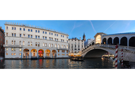 Romantic Evening View of Rialto, an Architecture Photo by tilialucida