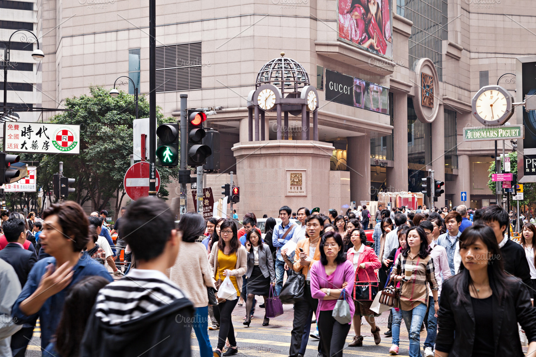 Times Square mall, a Photo by saiko3p