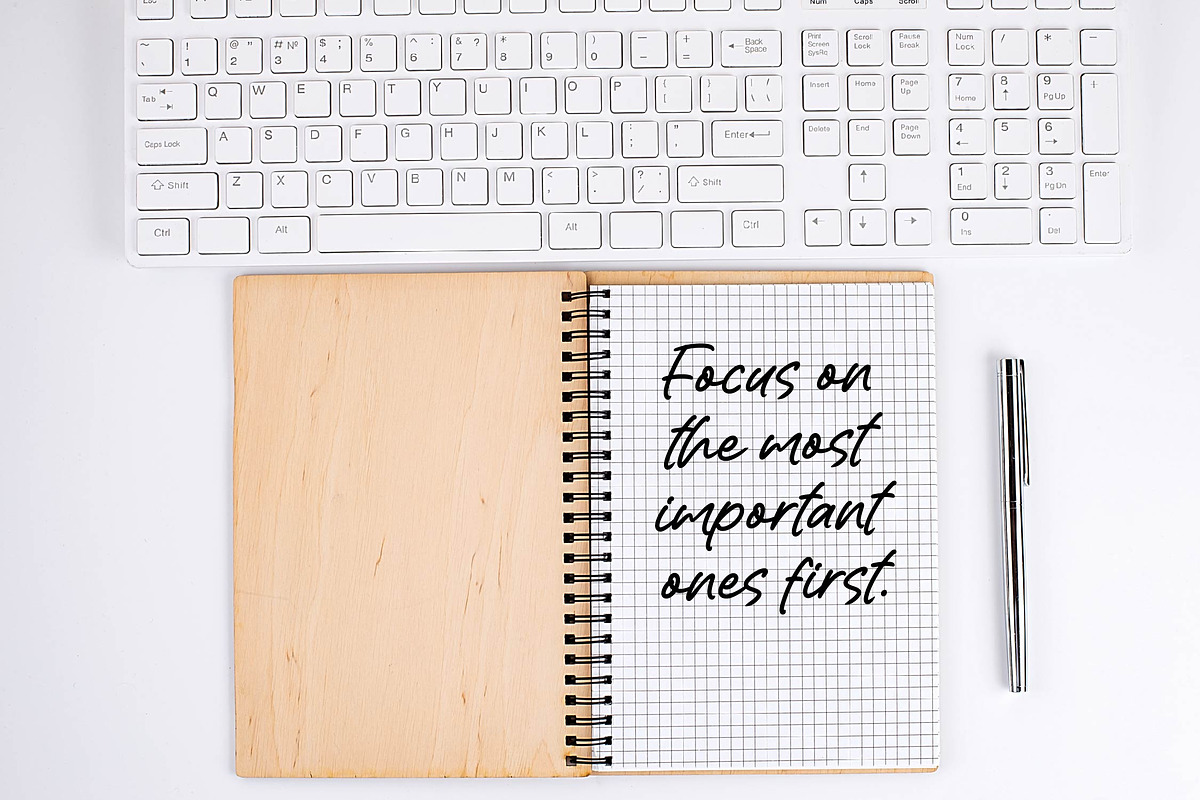 Quirky Rushy - Handwritten Font, a Handwritten Font by Graha Type (Photo 7 of 12)