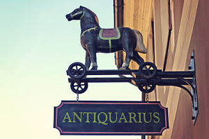 Antique shop, an Architecture Photo by BOOCYS