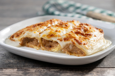 Baked Cannelloni with Cheese and Béc