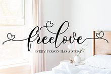 Freelove // Lovely Script Font