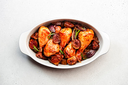 Baked chicken legs, drumsticks with figs and red onions in balsa, a Food & Drink Photo by 5PH